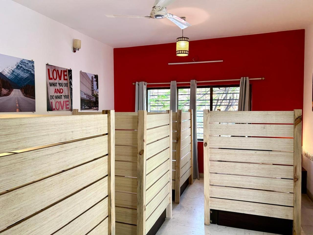 Hostel Lifespace- Twin Bungalow With Pods, Bunks, Private Rooms, Cowork & Cafe Pune Ngoại thất bức ảnh